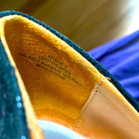 Nichole Black Tapestried Pumps Size 10 - Picture 11 of 11